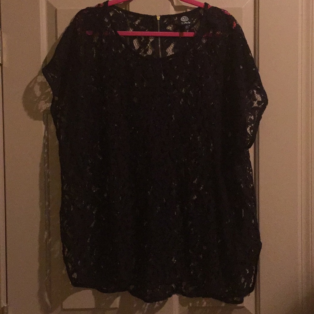 Plus size lace top 1x